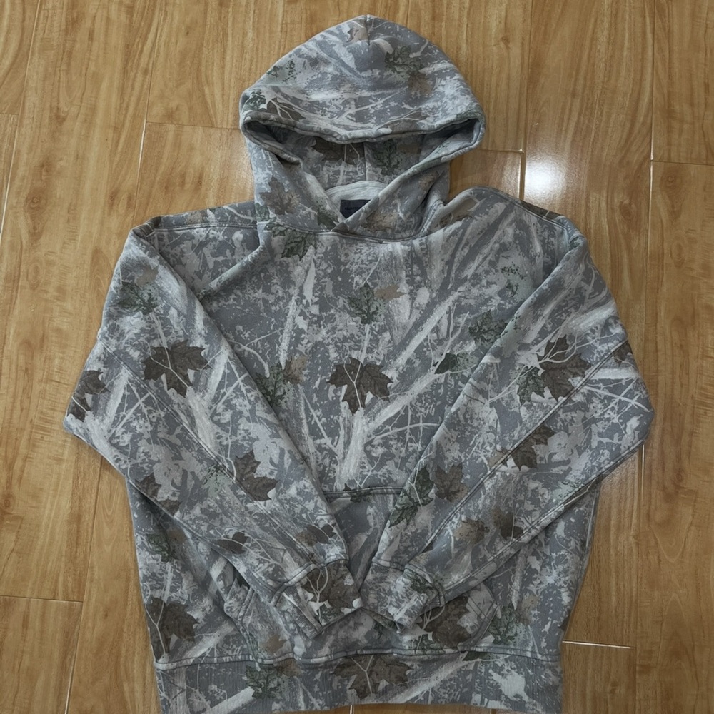 Abercrombie and Fitch Camo Essential Popover Hoodie (barely worn) great!